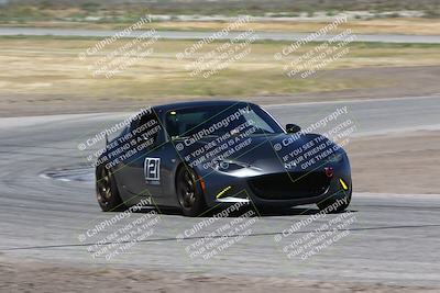 media/May-12-2024-OnGrid (Sun) [[7455ef9f94]]/Group 2 Yellow/Session 3 (Hero Shots)/
